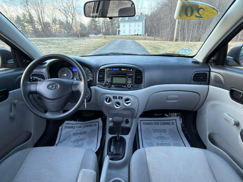 Hyundai Accent GLS 4-Door 2010