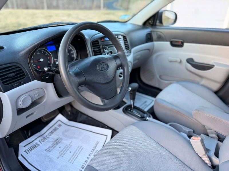 Hyundai Accent GLS 4-Door 2010