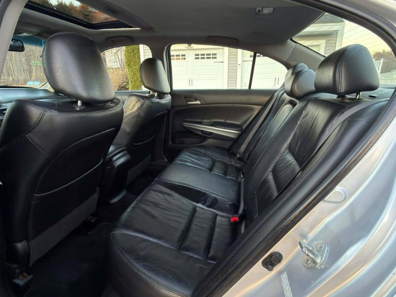 Honda Accord EX-L V-6 Sedan AT with Navigation 2009