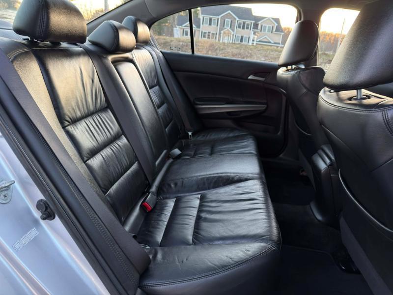 Honda Accord EX-L V-6 Sedan AT with Navigation 2009