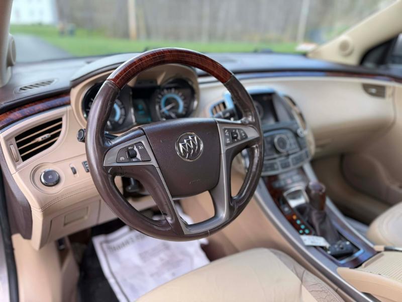 Buick LaCrosse CXL AWD 2011