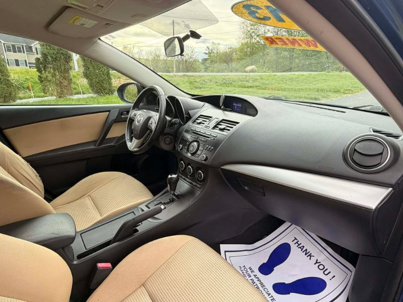 Mazda MAZDA3 i Touring AT 5-Door 2013