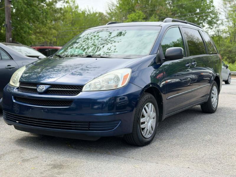 Toyota Sienna LE - 7 Passenger Seating 2005