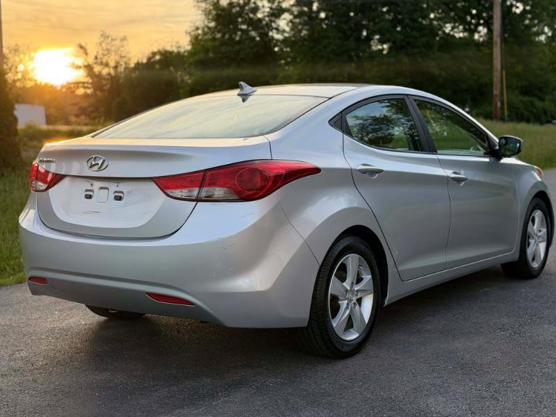 Hyundai Elantra GLS 2011