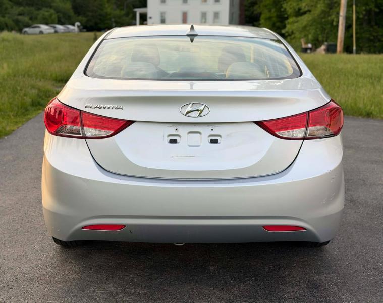 Hyundai Elantra GLS 2011