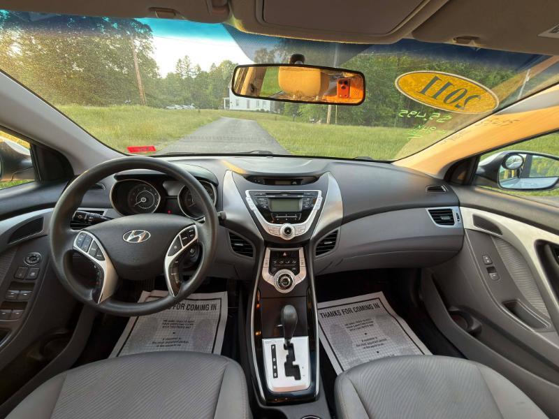 Hyundai Elantra GLS 2011