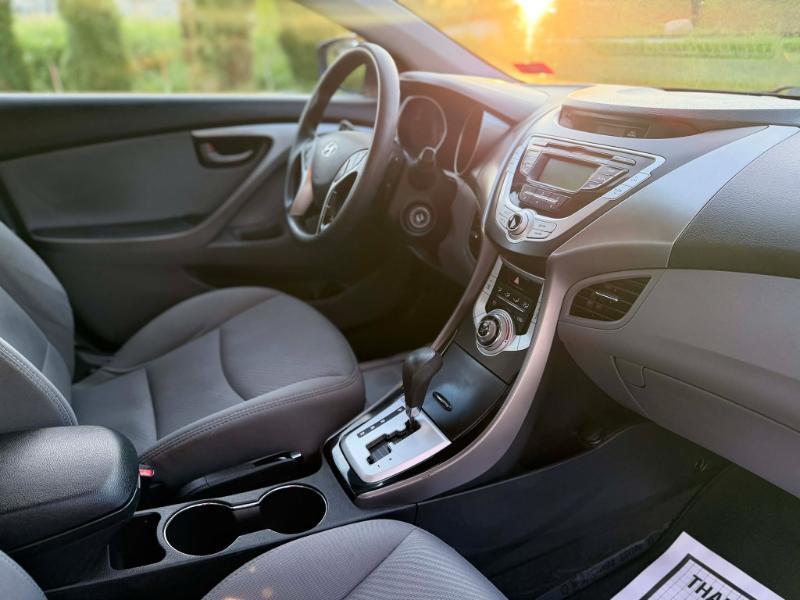 Hyundai Elantra GLS 2011