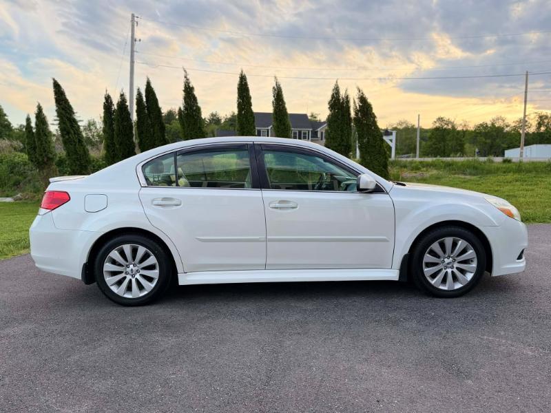 Subaru Legacy 3.6R Limited 2011