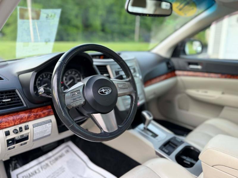 Subaru Legacy 3.6R Limited 2011