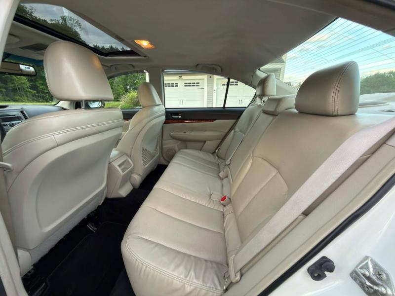 Subaru Legacy 3.6R Limited 2011
