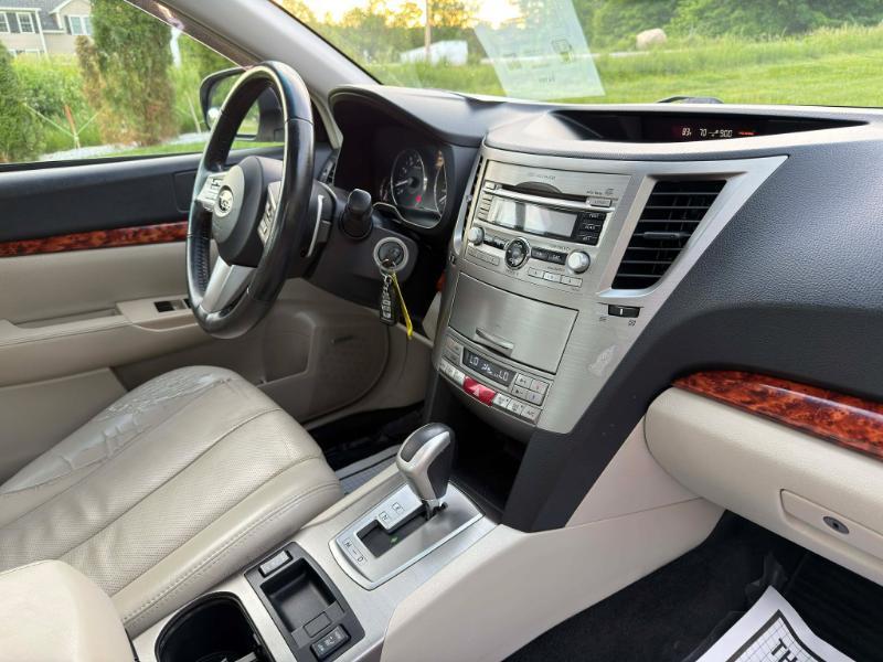 Subaru Legacy 3.6R Limited 2011