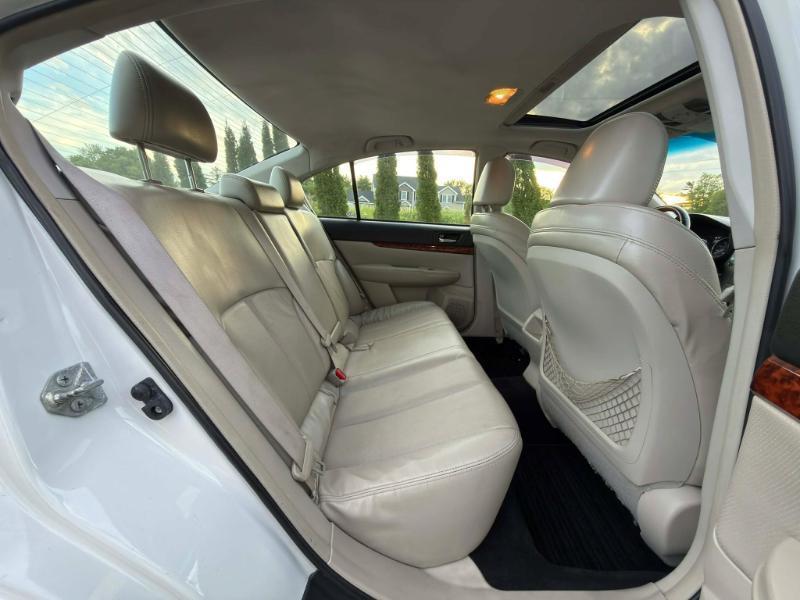 Subaru Legacy 3.6R Limited 2011