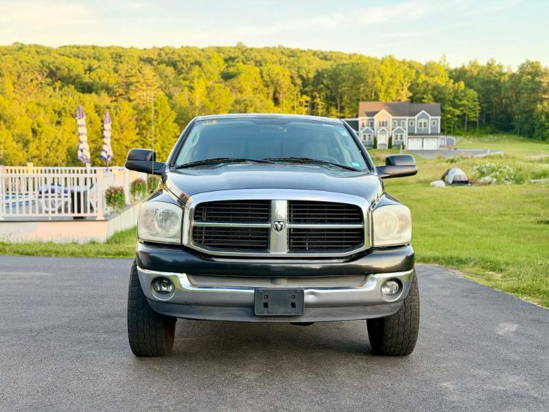 Dodge Ram 1500 Laramie Mega Cab 4WD 2006