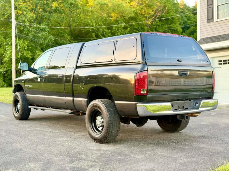 Dodge Ram 1500 Laramie Mega Cab 4WD 2006