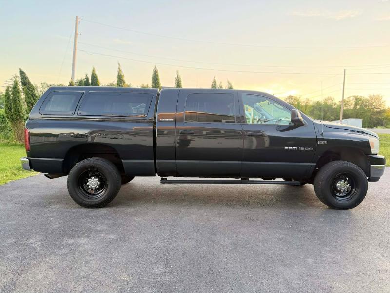 Dodge Ram 1500 Laramie Mega Cab 4WD 2006