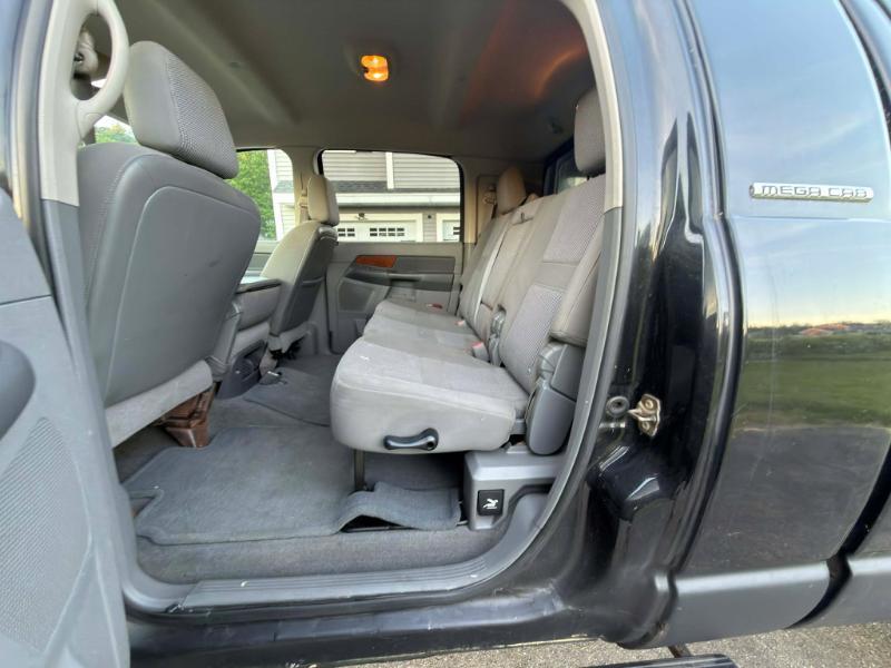 Dodge Ram 1500 Laramie Mega Cab 4WD 2006