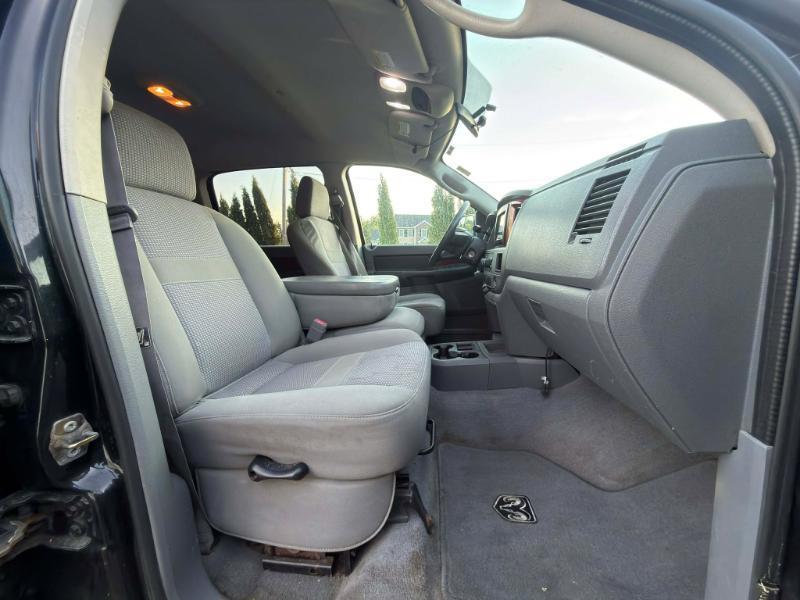 Dodge Ram 1500 Laramie Mega Cab 4WD 2006
