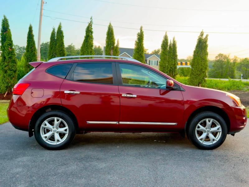 Nissan Rogue S AWD 2011