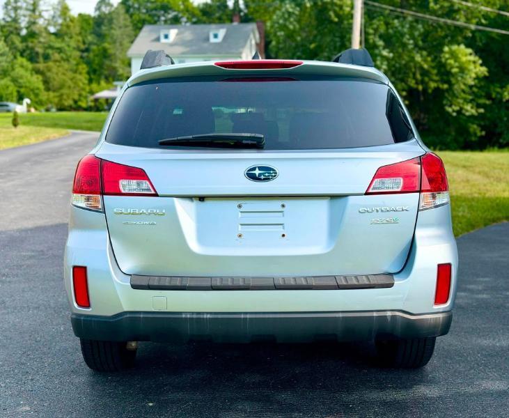 Subaru Outback 2.5i Limited 2012