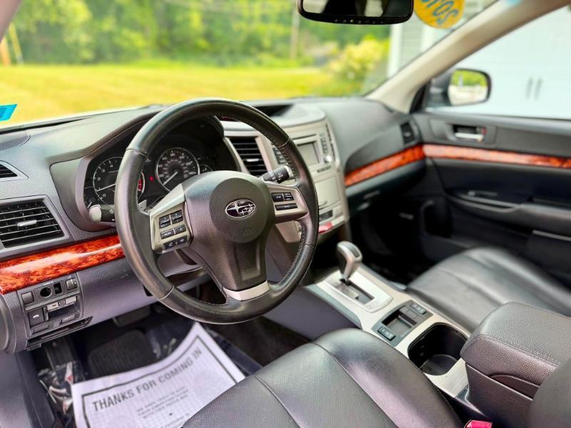 Subaru Outback 2.5i Limited 2012