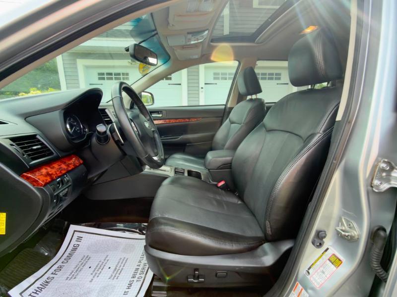 Subaru Outback 2.5i Limited 2012