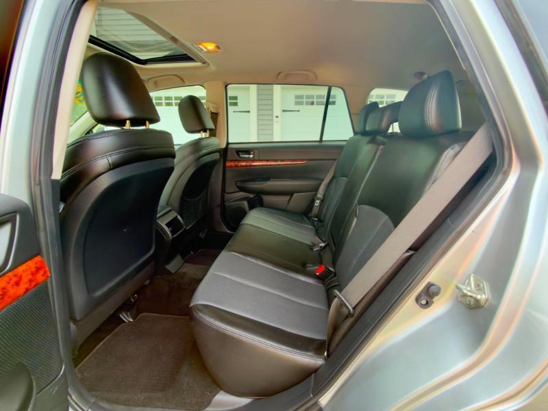 Subaru Outback 2.5i Limited 2012