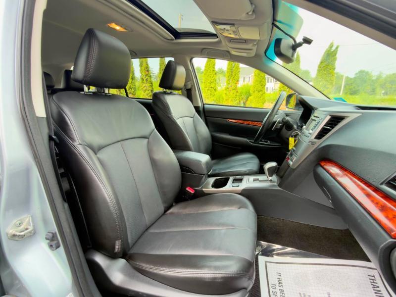 Subaru Outback 2.5i Limited 2012