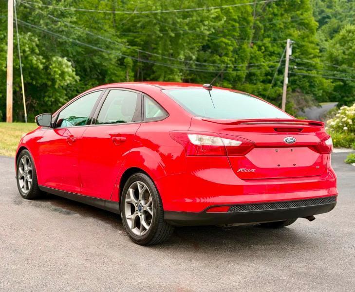 Ford Focus SE Sedan 2014