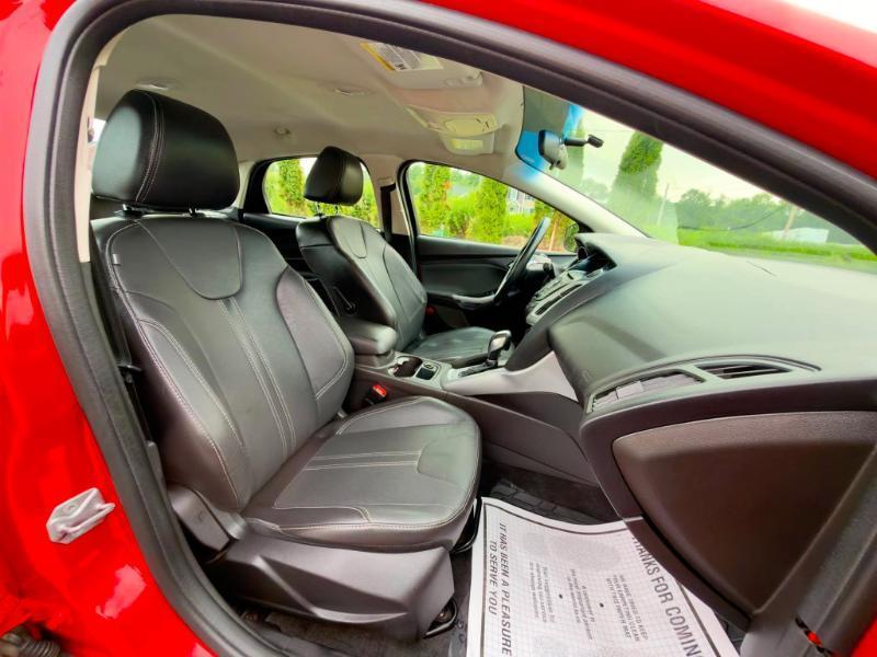 Ford Focus SE Sedan 2014