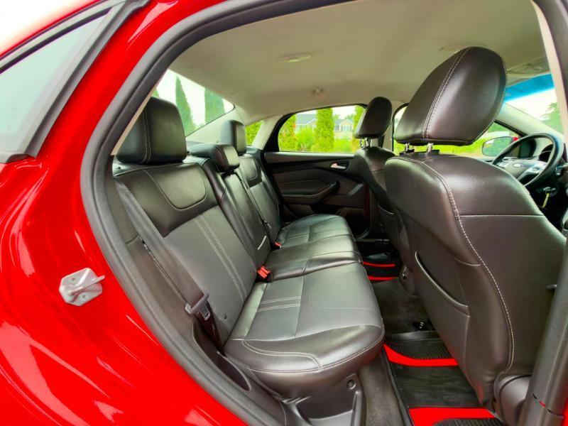 Ford Focus SE Sedan 2014
