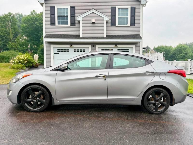 Hyundai Elantra Limited 2012