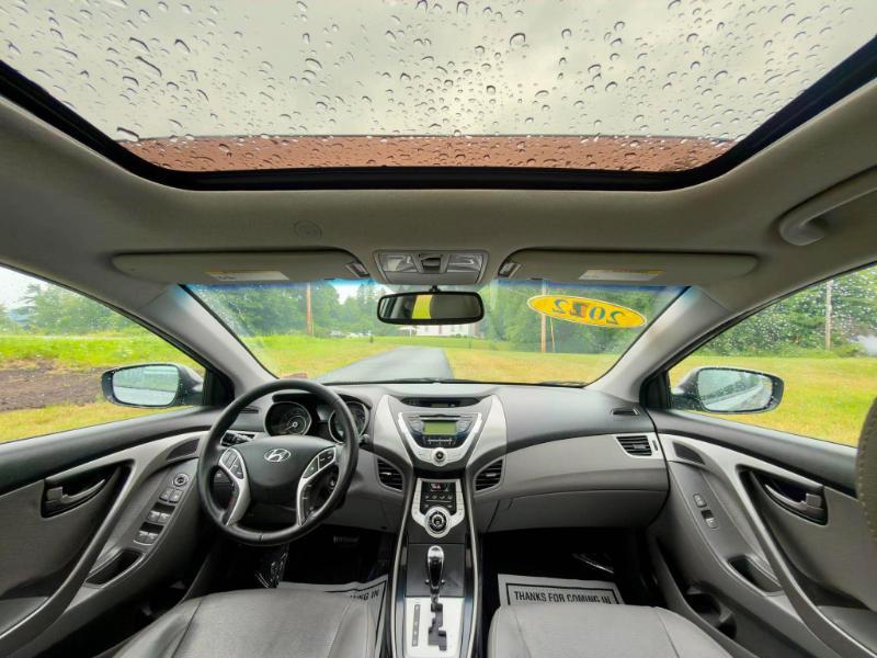 Hyundai Elantra Limited 2012