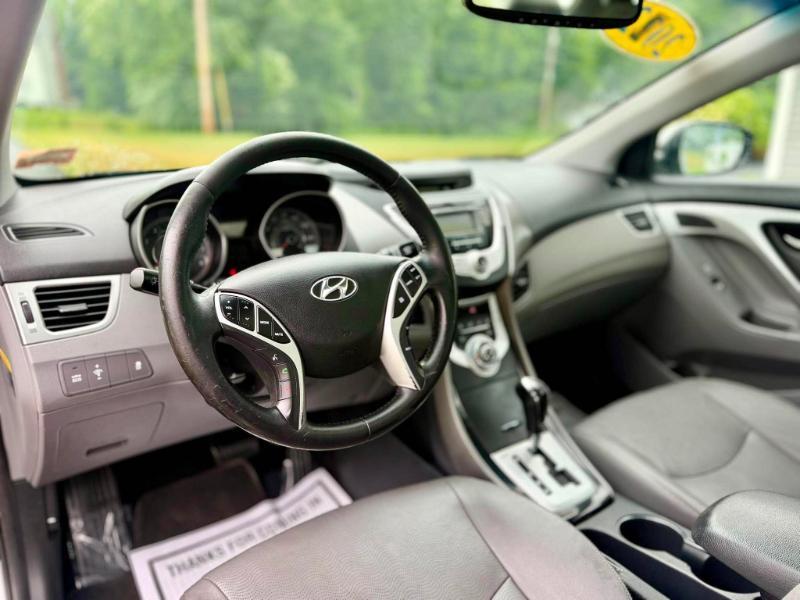 Hyundai Elantra Limited 2012