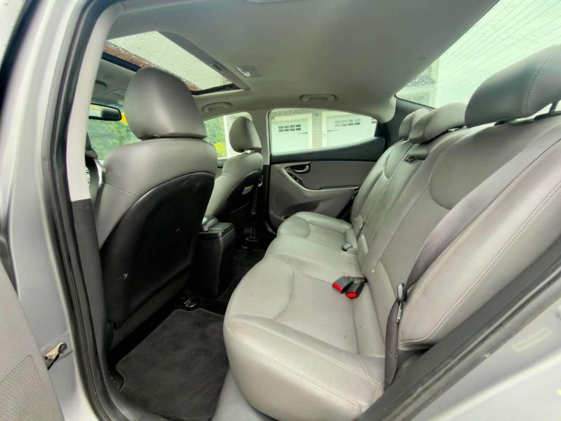 Hyundai Elantra Limited 2012