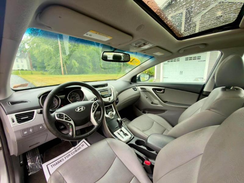 Hyundai Elantra Limited 2012