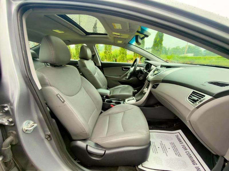 Hyundai Elantra Limited 2012