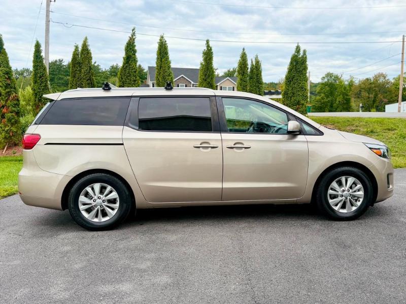 Kia Sedona LX 2015