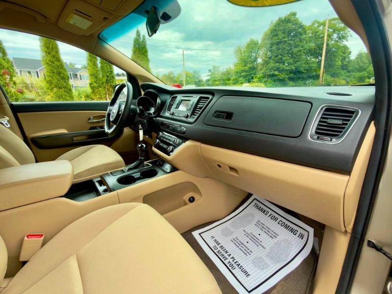 Kia Sedona LX 2015