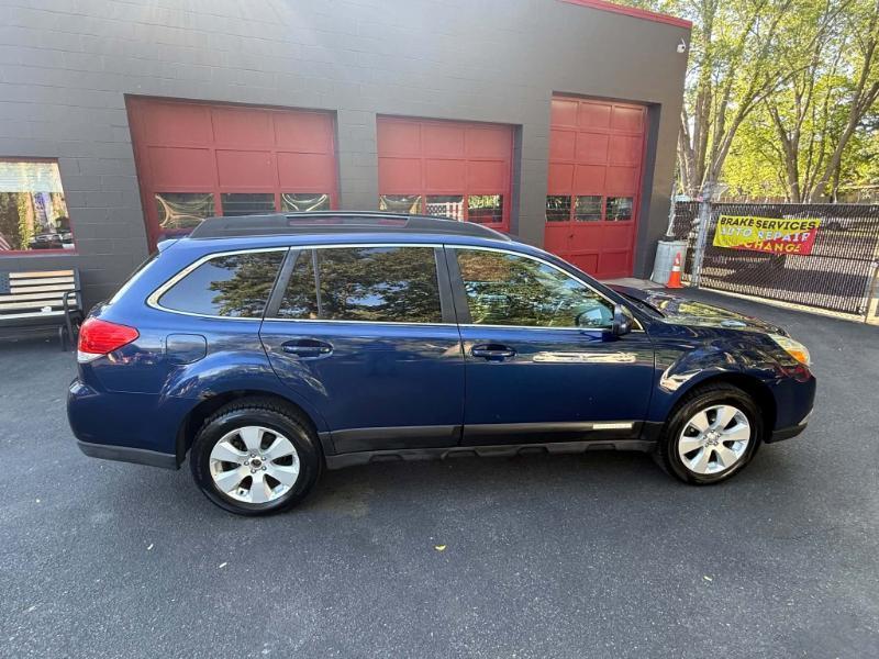 Subaru Outback 2.5i Premium 2010