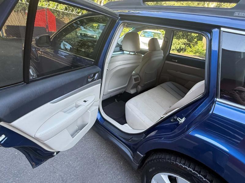 Subaru Outback 2.5i Premium 2010