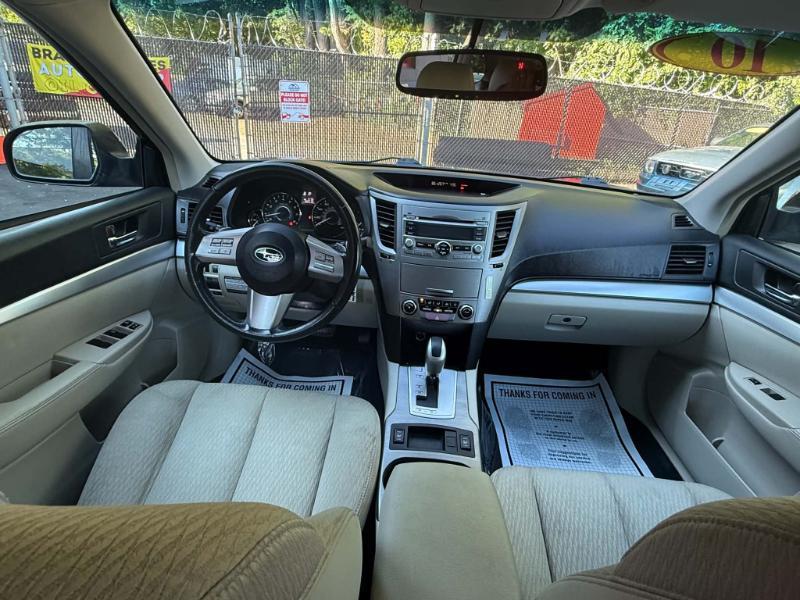 Subaru Outback 2.5i Premium 2010