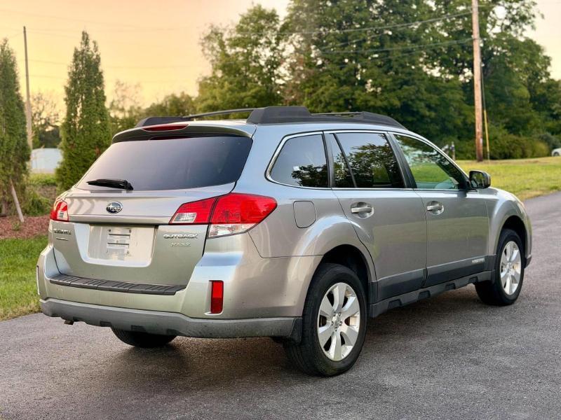 Subaru Outback 2.5i Premium 2011