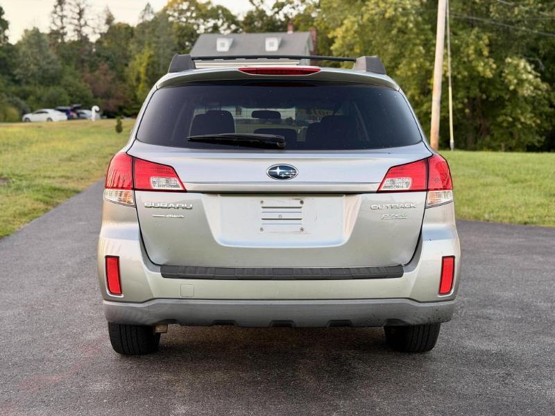 Subaru Outback 2.5i Premium 2011