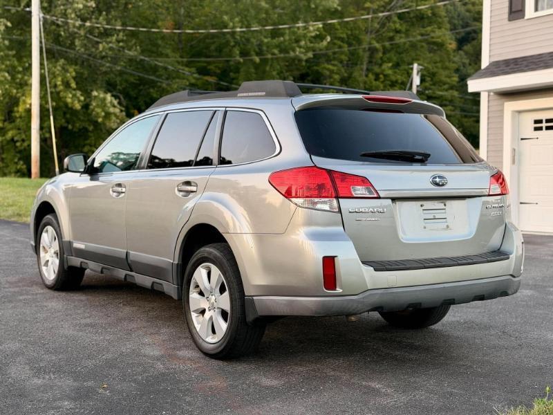 Subaru Outback 2.5i Premium 2011