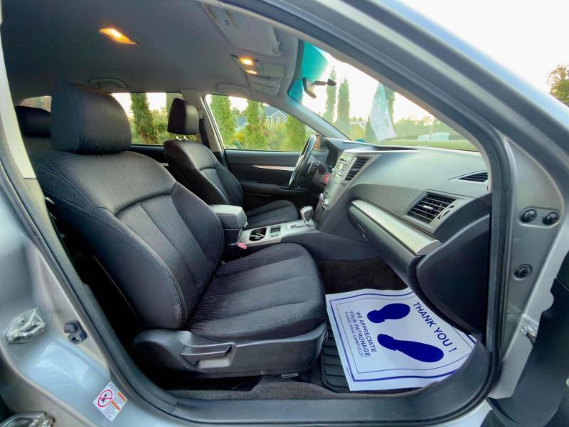 Subaru Outback 2.5i Premium 2011