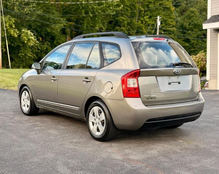 Kia Rondo Base 2009