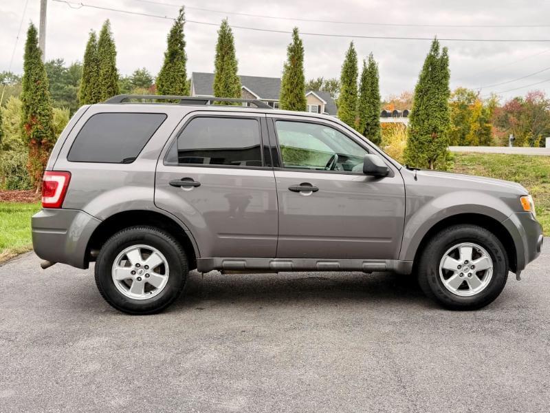 Ford Escape XLT 4WD 2011
