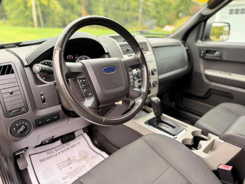 Ford Escape XLT 4WD 2011