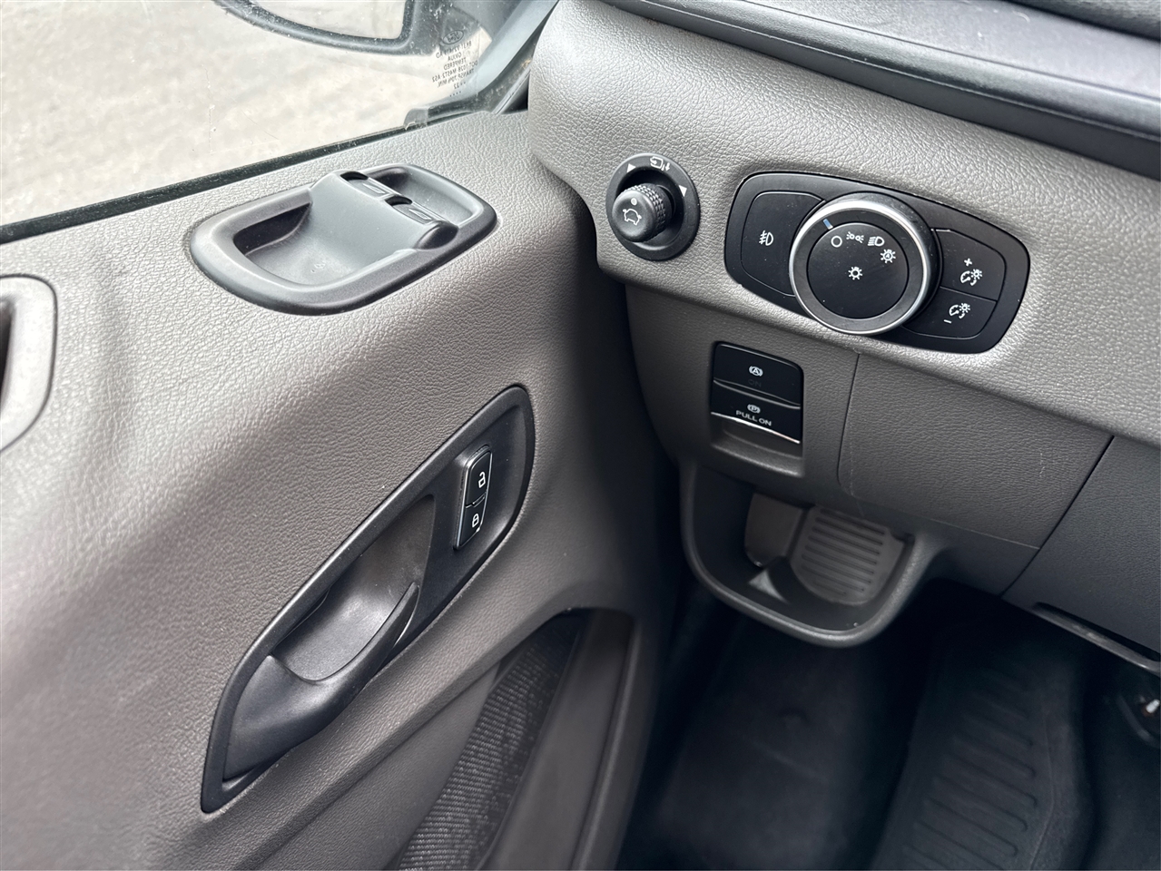 2022 Ford Transit Cargo Van photo 27