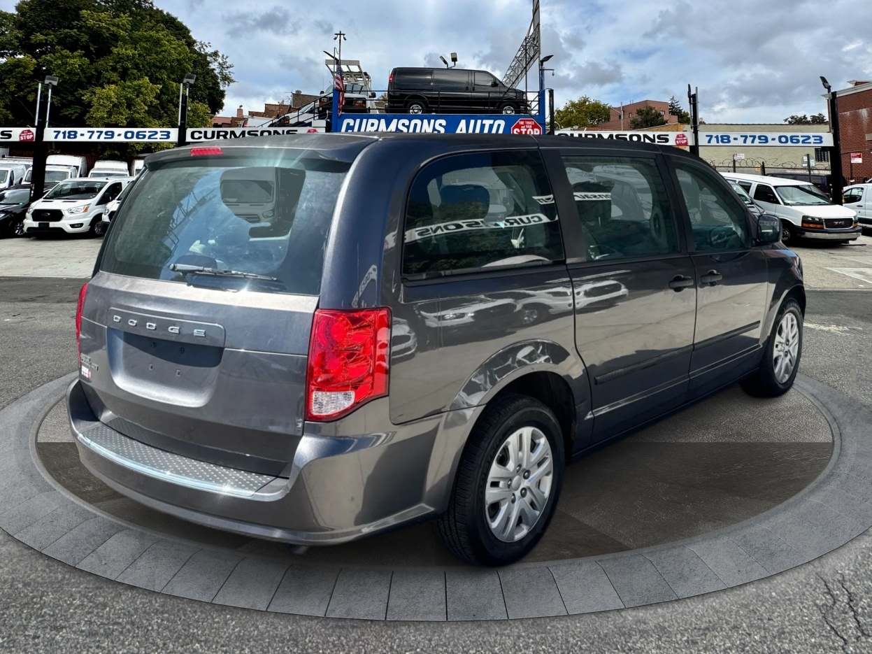 2016 Dodge Grand Caravan SE photo 2